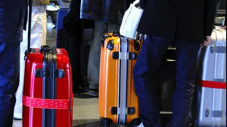 Descoperire șocantă în bagajul unor turiști străini pe aeroportul din Cluj-Napoca