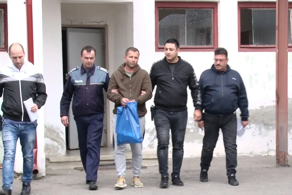 Ce a declarat bărbatul suspectat că a abuzat sexual de o minoră de 14 ani, în Dâmbovița