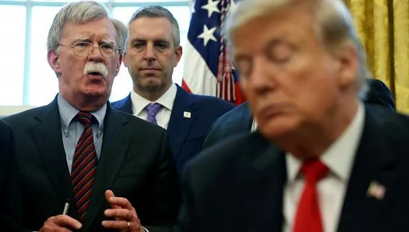 EXPLOZIV. ”Operațiunea Ucraina”, denunțată chiar din Casa Albă de fostul consilier al lui Trump