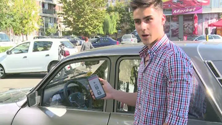 A transformat Dacia 1300 a bunicilor în mașină cu comenzi vocale VIDEO