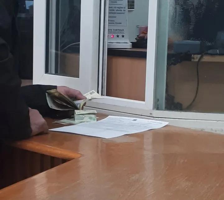 Hilar: angajații Primăriei Focșani își fac singuri evaluările, în locul cetățenilor