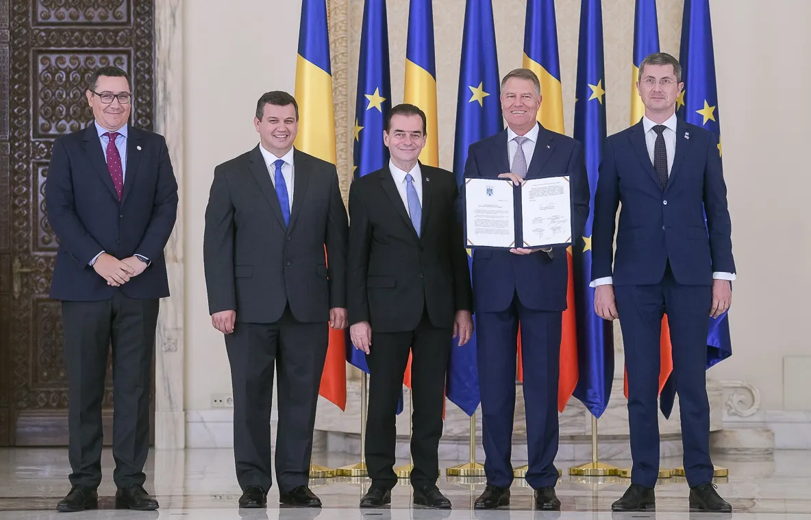 Care este primul partid care intră la guvernare alături de PNL?