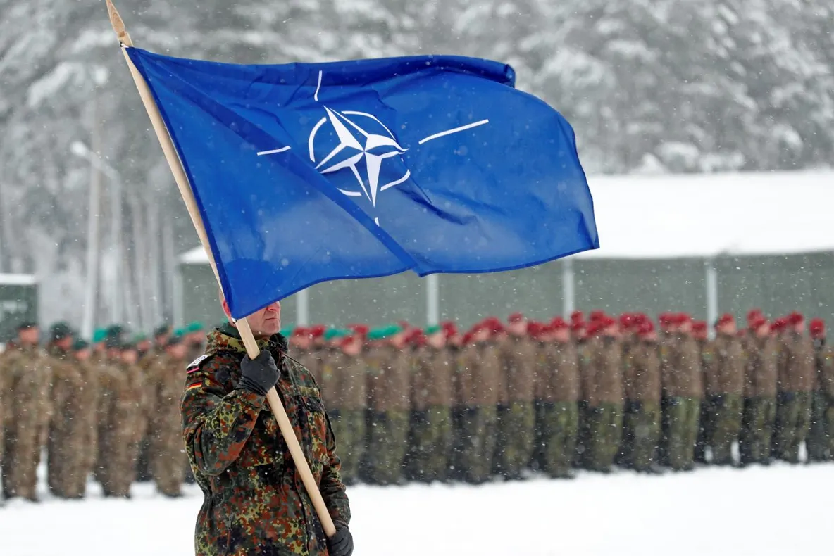 Tensiuni în NATO. Franța își pierde răbdarea cu SUA. Putin stă pe margine