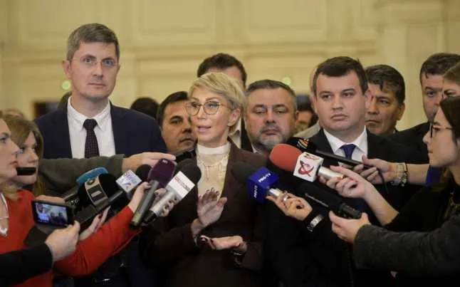 PNL a depus moțiunea. Nu s-a citit marţi, din lipsă de cvorum al celor două camere. "Este abuz!"