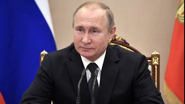 Vladimir Putin se laudă în fața celor peste 2,7 milioane de ruși infectați că a gestionat mai bine pandemia decât liderii din Occident