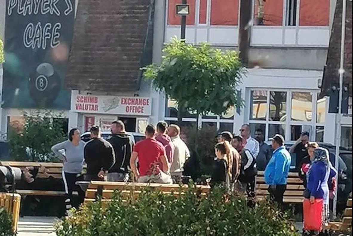 Scandal în Năsăud! Două clanuri de romi s-au luat la bătaie