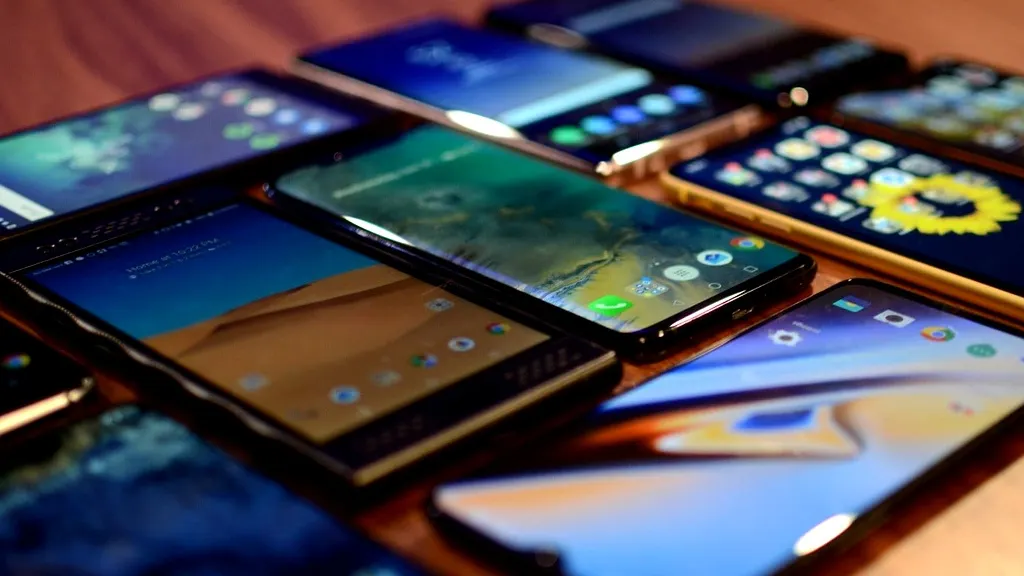 Vânzările de smartphone, în creștere, după doi ani de scăderi