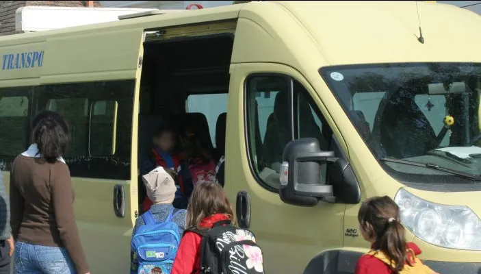 Primar din Ilfov, acuzat de discriminare. Cum a umilit o elevă de 13 ani 