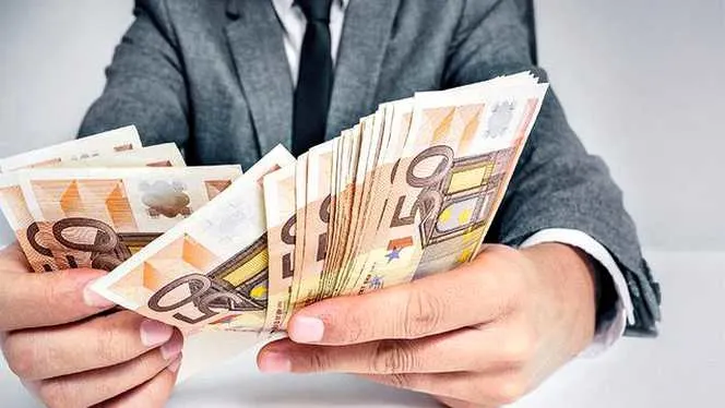 CRESC RATELE pentru sute de mii de români. Banca Națională a majorat dobânda-cheie