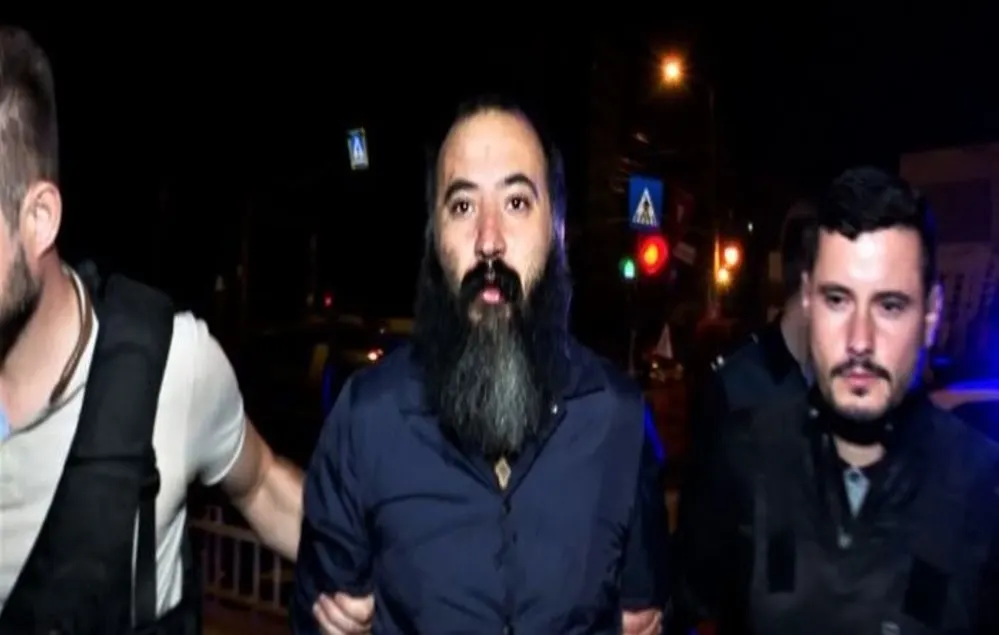 Bărbatul care a înjunghiat doi tineri la film, în mall, eliberat