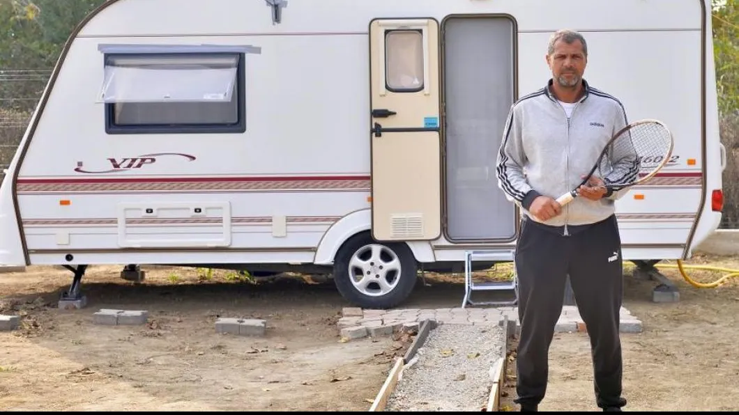 Incredibil! Primul antrenor al Biancăi Andreescu și-a vândut casa și stă într-o rulotă