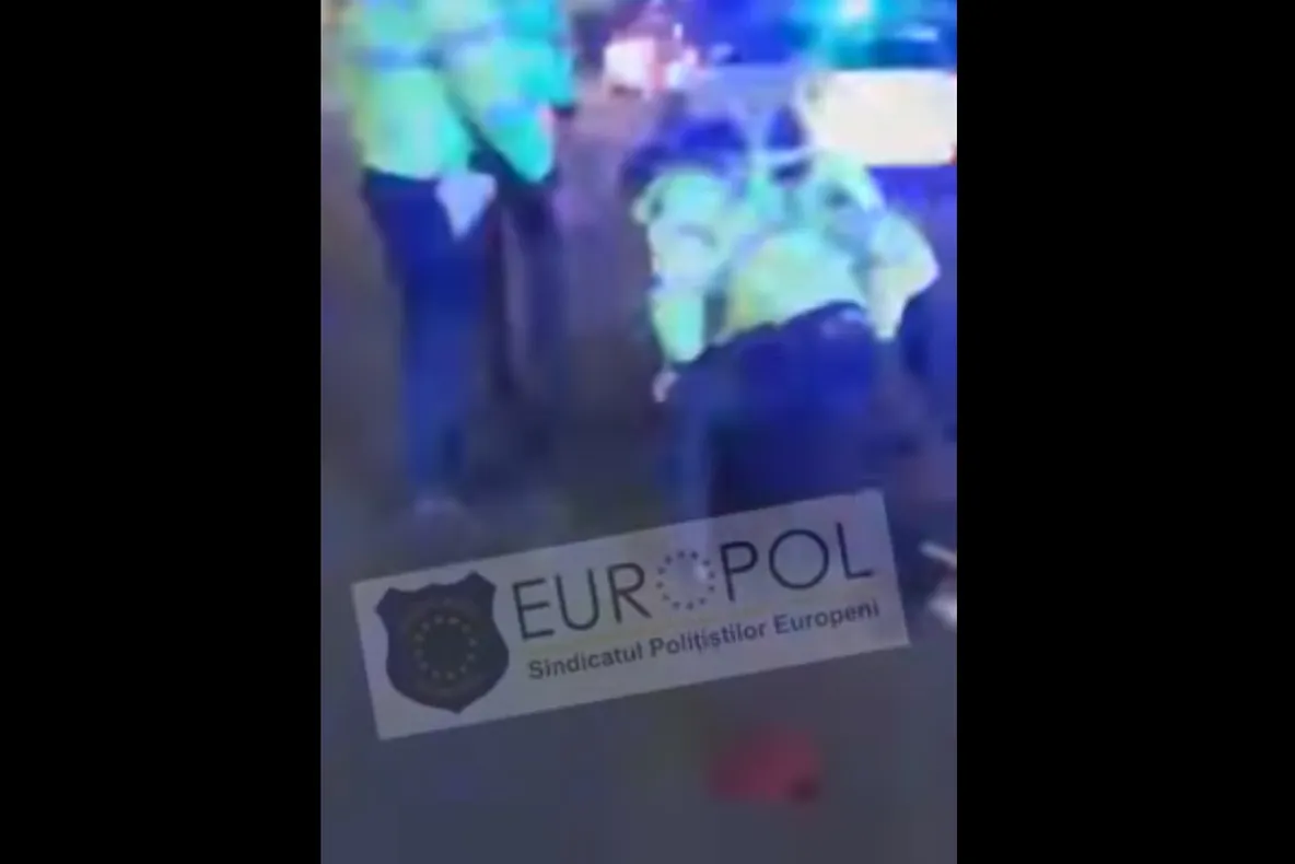 Alertă în Bucureşti! Un bărbat înarmat cu un cuţit a atacat mai multe persoane