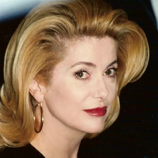 Celebra actriţă Catherine Deneuve, spitalizată într-o clinică din Paris
