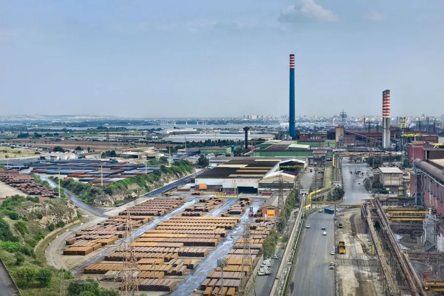 Lovitură de grație! ArcelorMittal ar putea să nu mai preia oțelăria Ilva din Italia