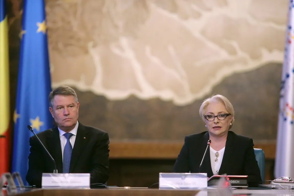 Alegerile altfel. Ce cote au la casele de pariuri cei doi candidați la președinție?