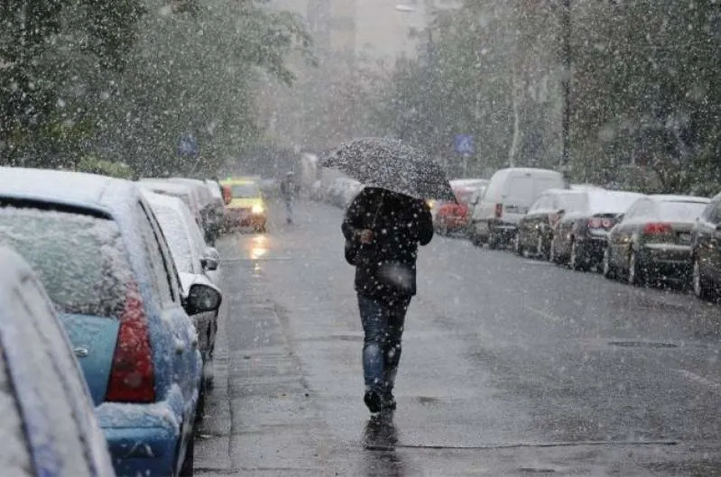 Val de aer polar peste România: Vin temperaturi negative, ploi și îngheț