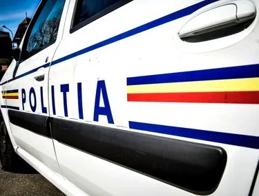 Femeie lovită cu pumnii și trântită la pământ de concubin chiar în sediul Poliției. Individul a fost plasat sub control judiciar