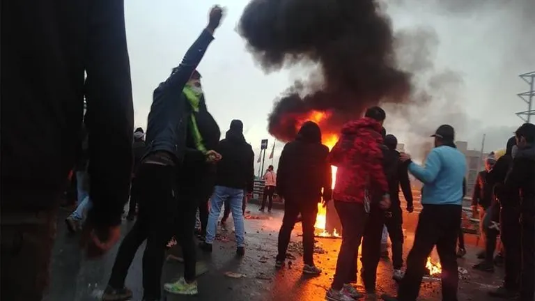 Amnesty Internațional: Cel puțin 100 de morți în protestele din Iran