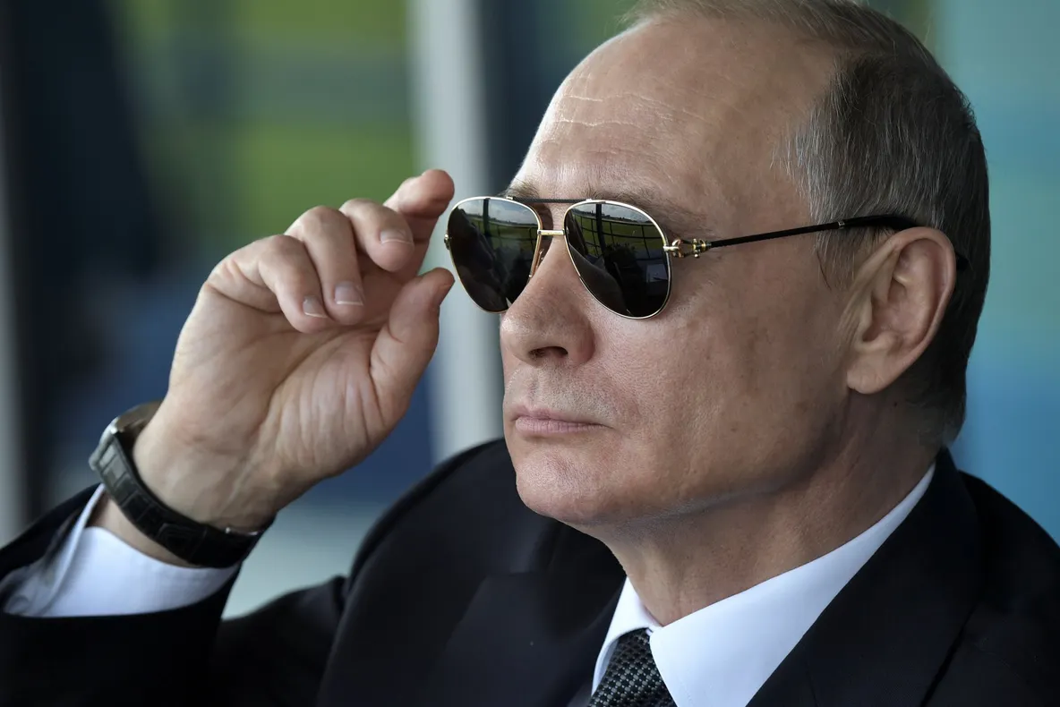 Vladimir Putin, ironii la adresa Ambasadei Statelor Unite din Moscova. Motivul, un steag LGBT afișat de misiunea diplomatică