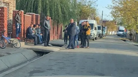 A comis-o din nou! Ce a făcut azi primarul din Vrancea care promitea locuri de casă pentru voturi