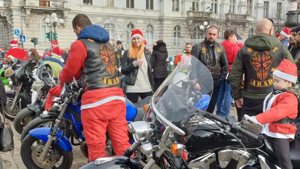 Moș Crăciun inedit la Arad. A schimbat sania trasă de reni cu caii putere ai motocicletelor