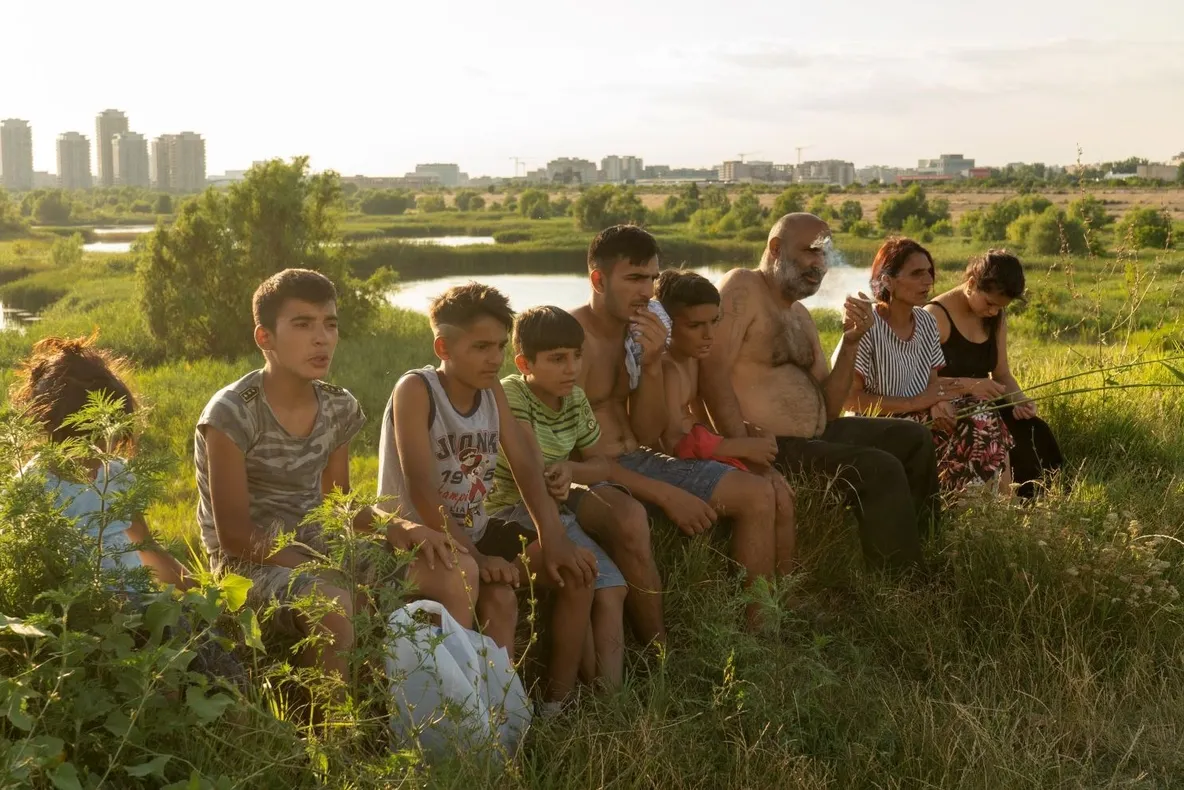 Povestea impresionantă a familiei cu 11 membri care a trăit timp de 20 de ani în sălbăticia din Delta Văcărești