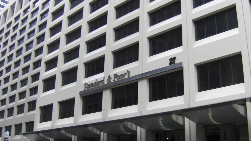 Avertisment Standard & Poor's către Parlament: Majorarea pensiilor cu 40% ar avea efecte greu de controlat
