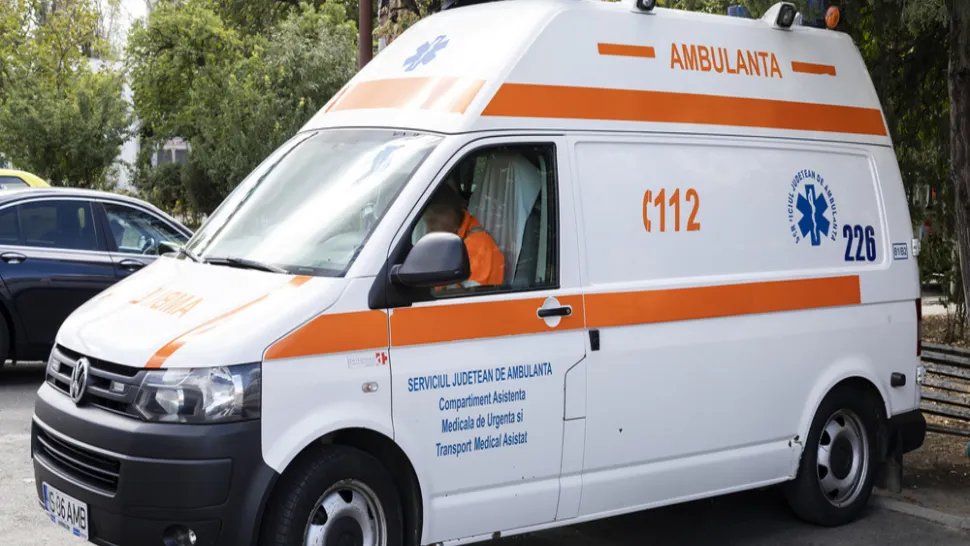 Incident grav la o şcoală din judeţul Cluj! O elevă este în stare gravă după ce a căzut de la etajul 1
