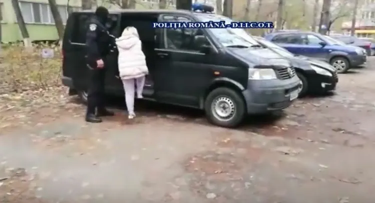 Copii exploatați sexual de propriii părinți. Percheziții de amploare în București și 6 județe, cu suport FBI