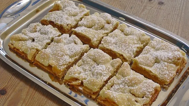 Aşa faci cea mai bună plăcintă cu mere. Cel mai apreciat desert de post