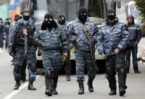 Amenințări cu BOMBĂ la Sankt-Petersburg: mai multe școli, spitale și tribunale, EVACUATE