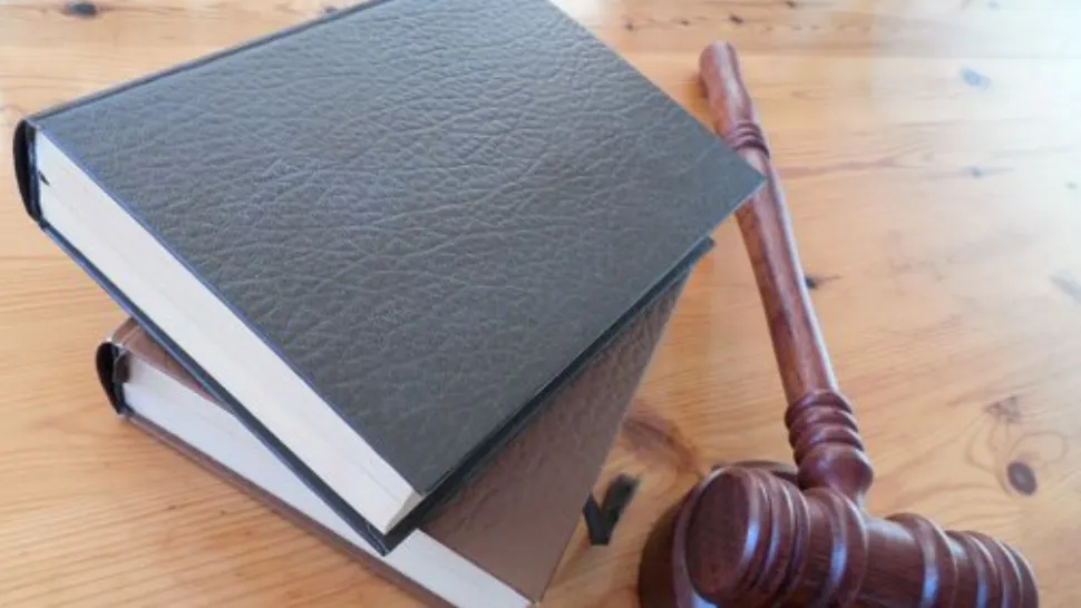 Proces ciudat. Un deţinut cere daune de 12 milioane de lei judecătorilor. Ce acuzații aduce