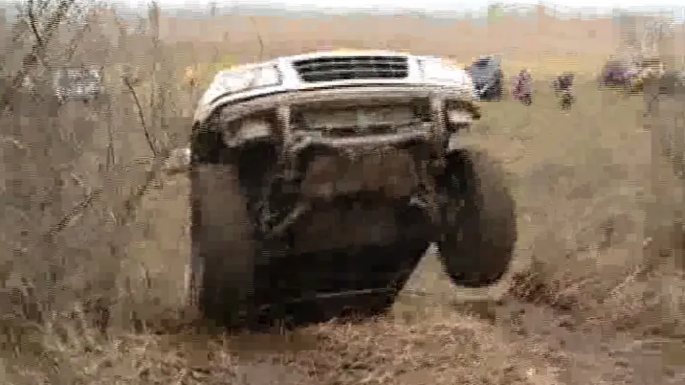 Imagini spectaculoase. Pasionații de senzații tari s-au distrat la o competiție cu mașini off-road