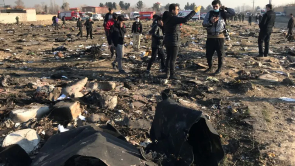 PRIMELE IMAGINI cu momentul în care o rachetă lovește avionul de pasageri