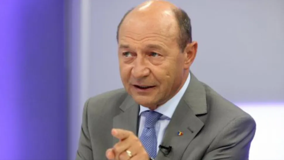Băsescu, avertisment pentru Orban: "Pensiile mărite etapizat, altfel am putea ajunge ca grecii"