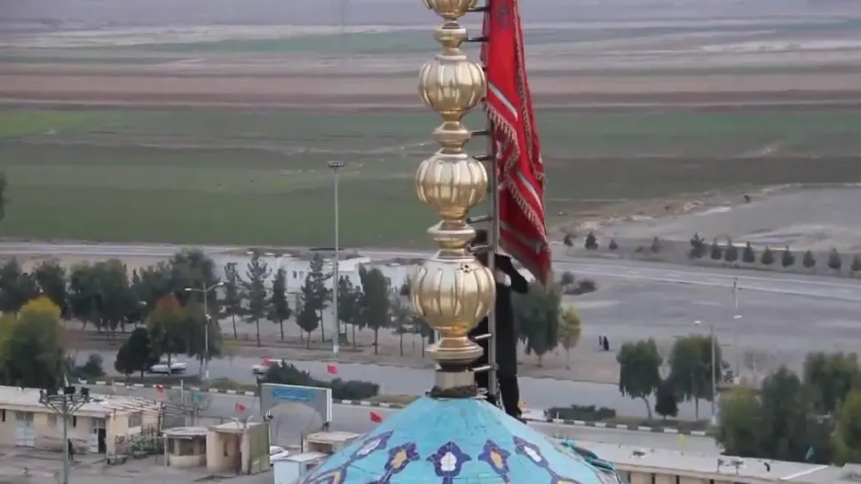 Iranul ridică steagul roșu, semn al unui răspuns dur dat SUA 