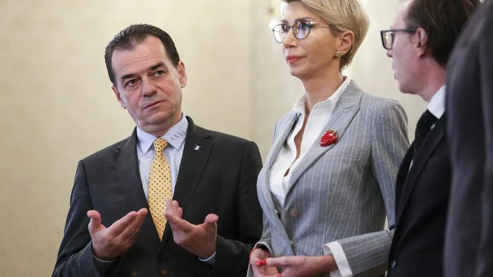 În lipsă de alte realizări, Orban laudă scăderea prețului la benzină, cu 32 de bani!