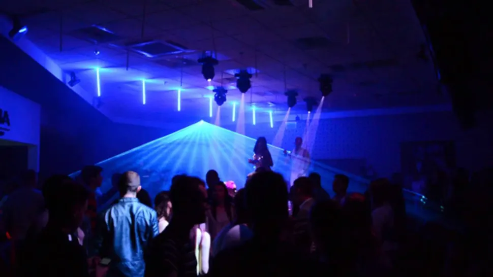 Bătaie ca în filme într-un club din Iași între patru tineri 