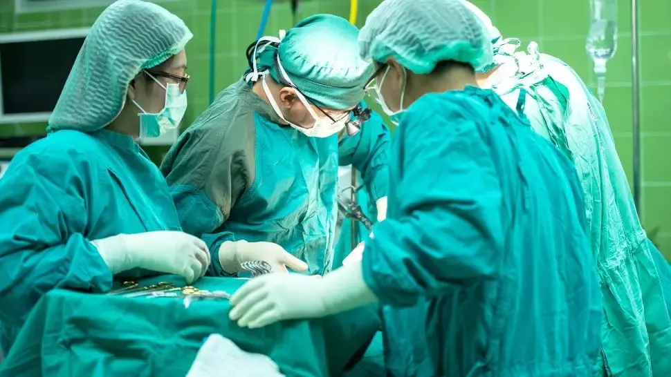 Noi măsuri în Sănătate: servicii medicale pentru toți bolnavii de COVID, asigurați și neasigurați