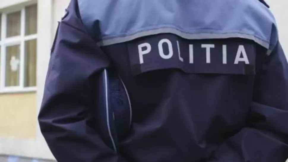 Polițist ÎNJUNGHIAT în timpul unei intervenții. IPJ Suceava: ”Bărbatul a fost încătușat și condus în arest”