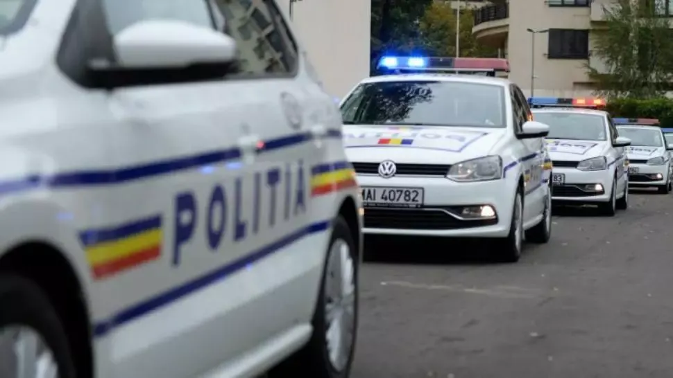 Un bătrân, victima unor hoațe care l-au mințit că îi dezinfectează locuința