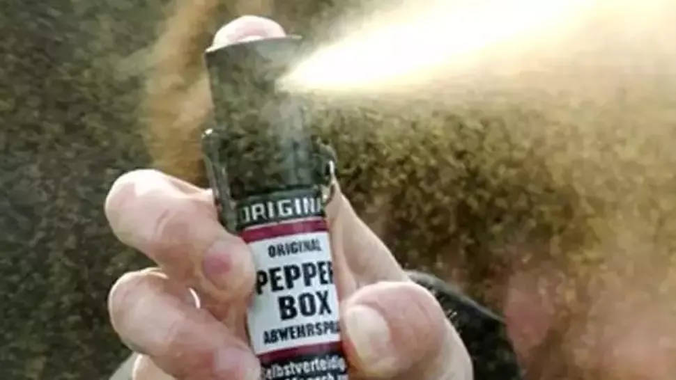 Panică la spital, după ce un paznic a dat cu spray lacrimogen în pacienţi