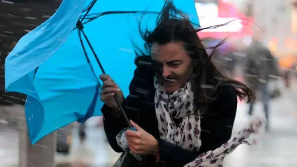 Informare meteo de ultimă oră: România, lovită de furtuni și vijelii devastatoare