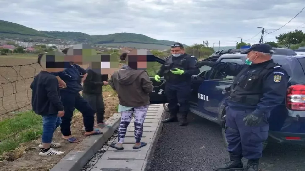 Li s-a urât cu carantina: Prinși când au vrut să iasă din Cartierul Bendea!