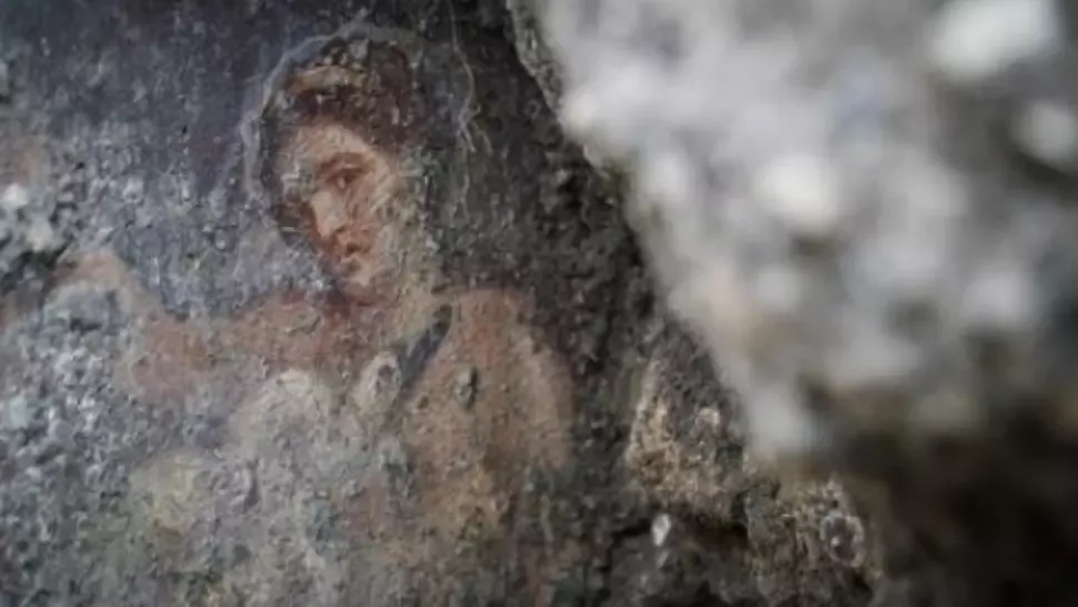 Sex în ruinele din Pompei. Tinerii s-au furişat în interiorul celui mai mare bordel din Pompei
