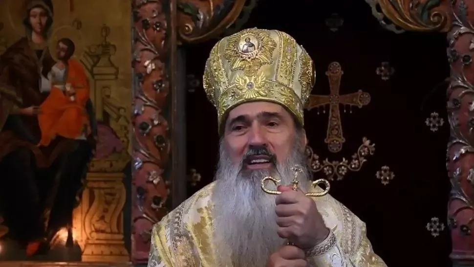 Parastas impresionant, la Constanța: ÎPS Teodosie a citit 12.000 de nume în 4 ore, fără oprire