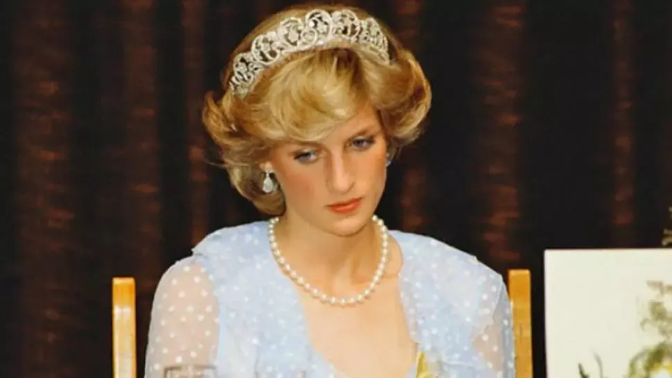 Un nou documentar dezvăluie de câte ori a încercat să se sinucidă Prințesa Diana