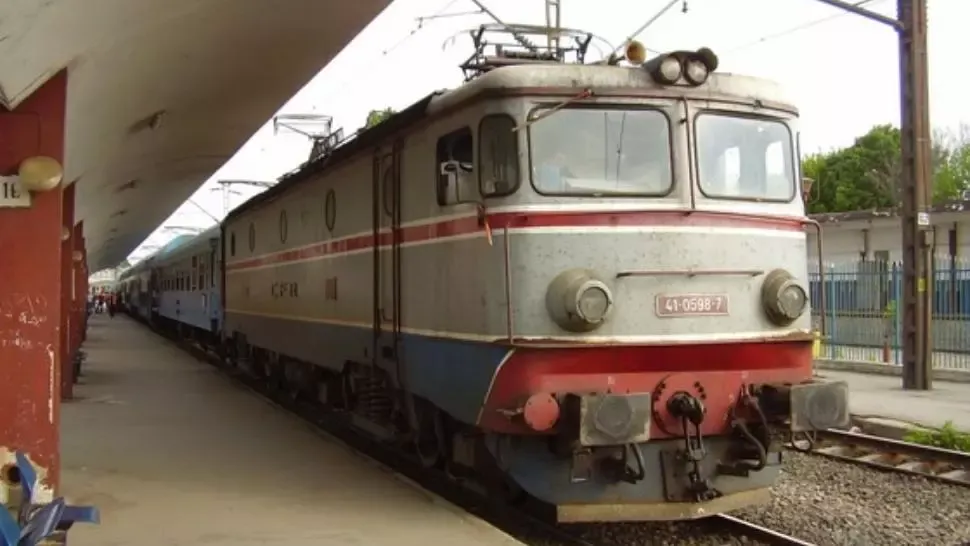 Descoperire șocantă, într-un vagon de tren care a luat foc în mers, în jud. Brașov