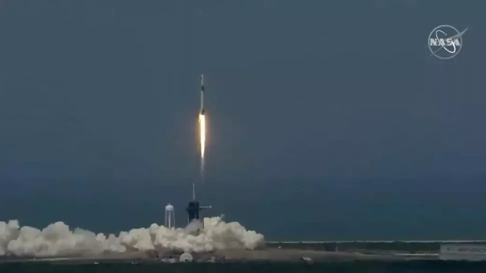 VIDEO LIVE - Capsula Space X, cu echipaj uman, a fost lansată cu succes 