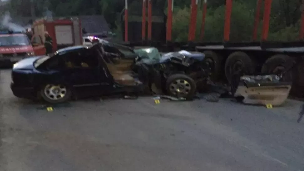 Neamț: Un tânăr a murit, iar altul este în spital în urma unui accident rutier. Șoferul era beat